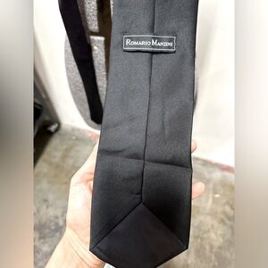 Romario Manzini black tie